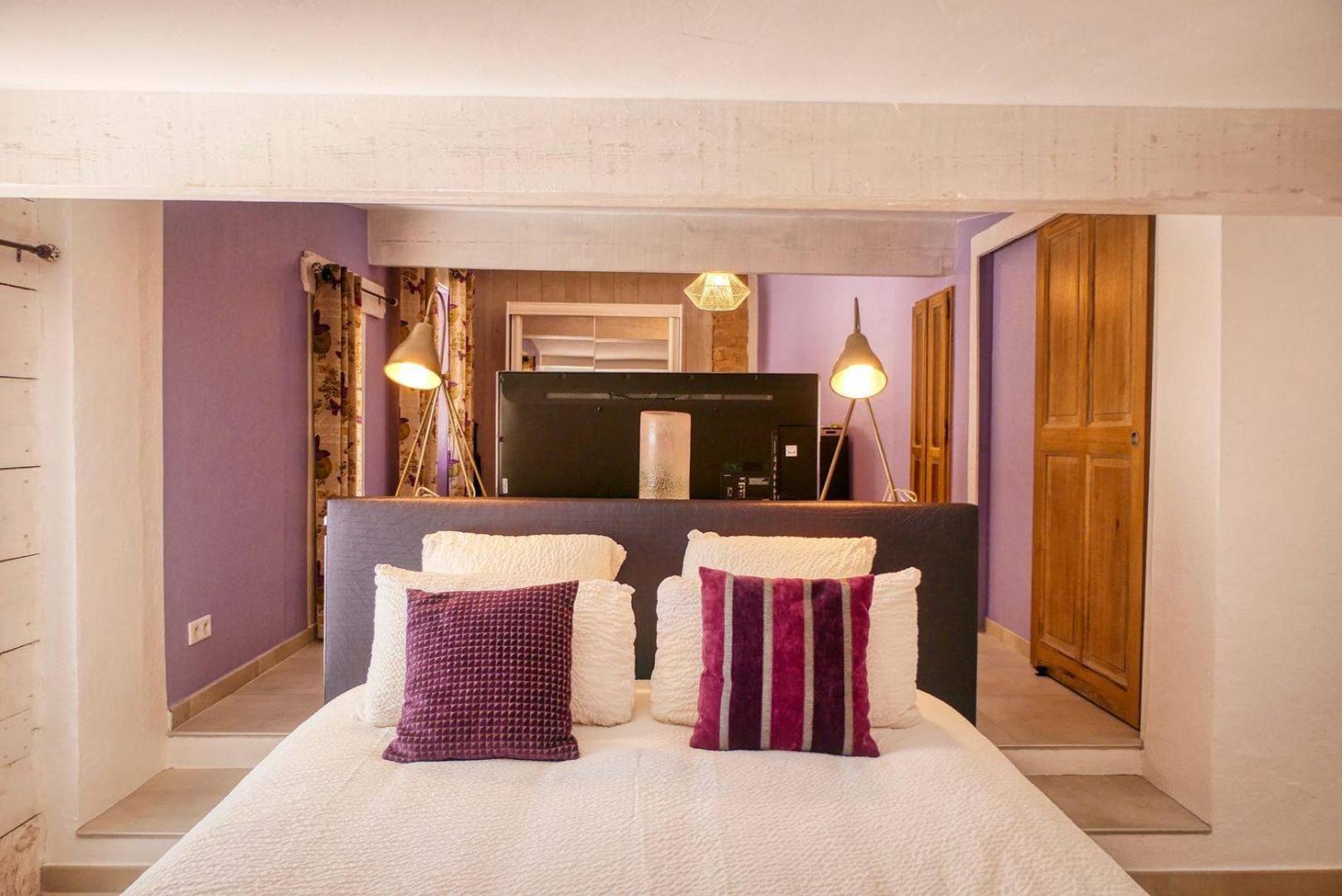 Murs  Le Hameau Fleur De Pierres , Chambre , Gite Et Table D'Hotes מראה חיצוני תמונה