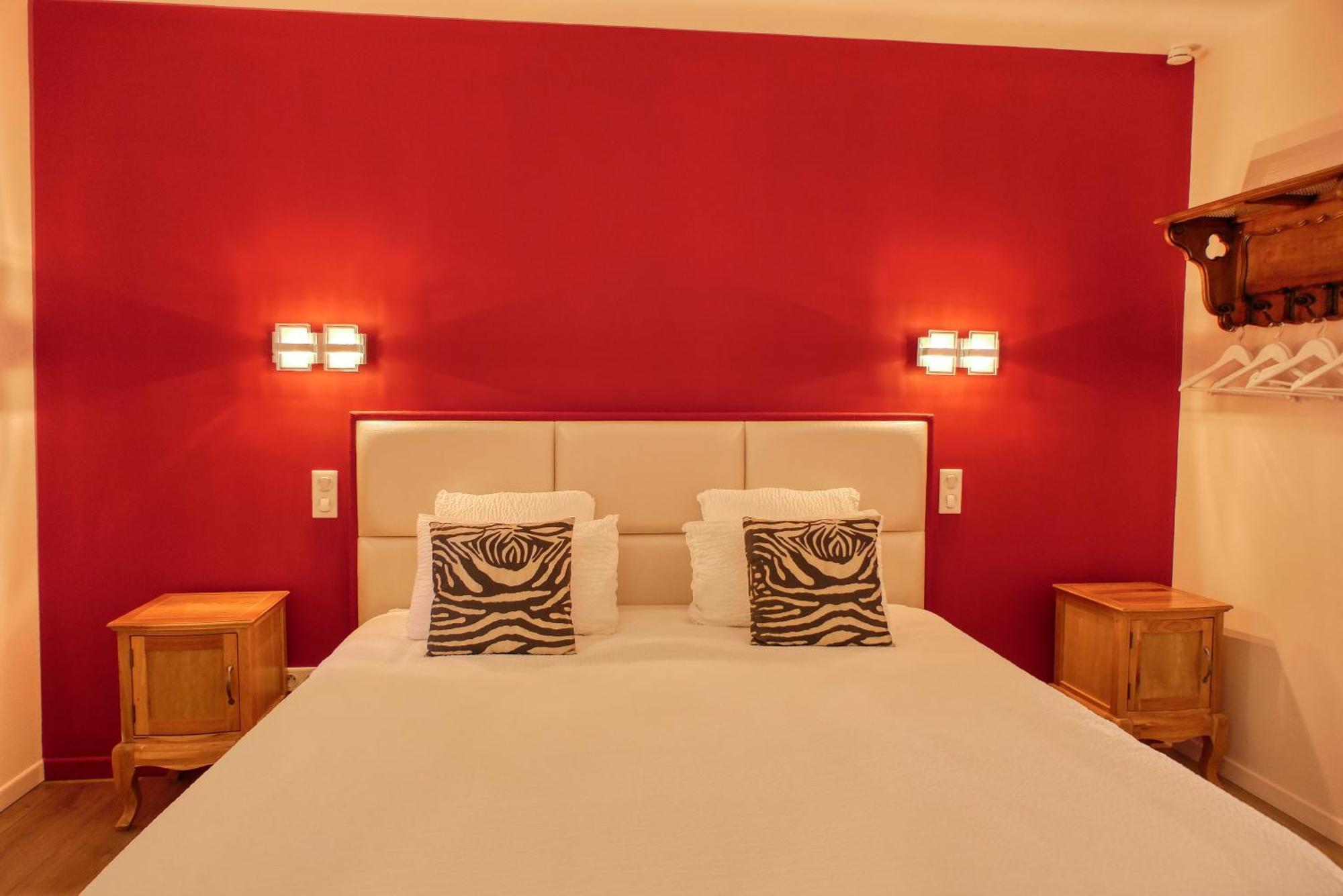 Murs  Le Hameau Fleur De Pierres , Chambre , Gite Et Table D'Hotes מראה חיצוני תמונה