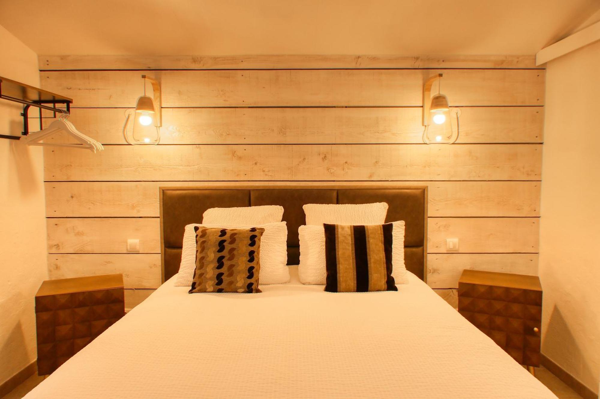 Murs  Le Hameau Fleur De Pierres , Chambre , Gite Et Table D'Hotes מראה חיצוני תמונה
