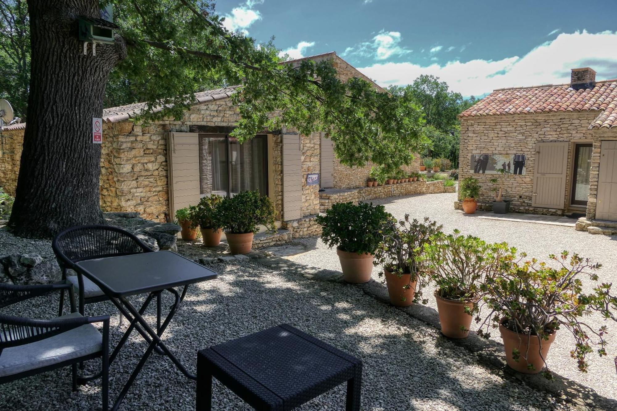 Murs  Le Hameau Fleur De Pierres , Chambre , Gite Et Table D'Hotes מראה חיצוני תמונה