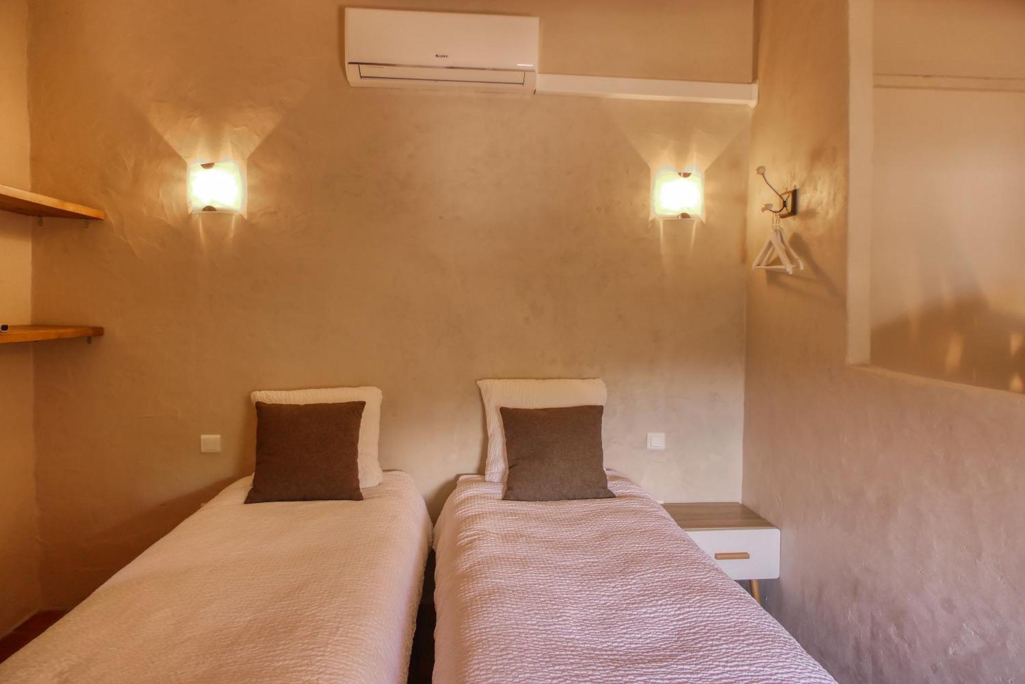 Murs  Le Hameau Fleur De Pierres , Chambre , Gite Et Table D'Hotes מראה חיצוני תמונה