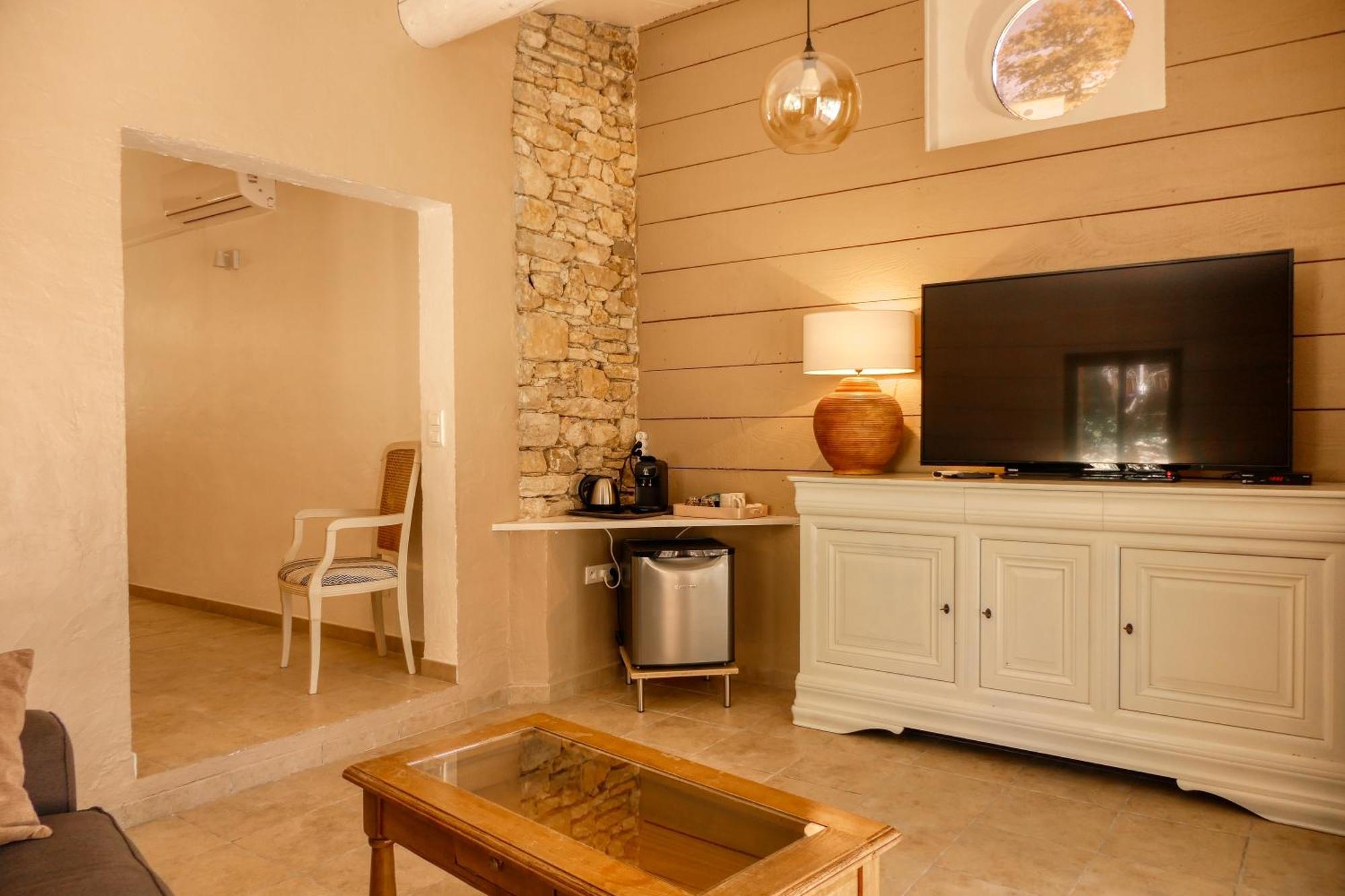 Murs  Le Hameau Fleur De Pierres , Chambre , Gite Et Table D'Hotes מראה חיצוני תמונה
