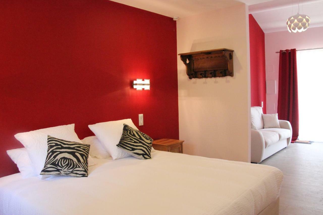 Murs  Le Hameau Fleur De Pierres , Chambre , Gite Et Table D'Hotes מראה חיצוני תמונה