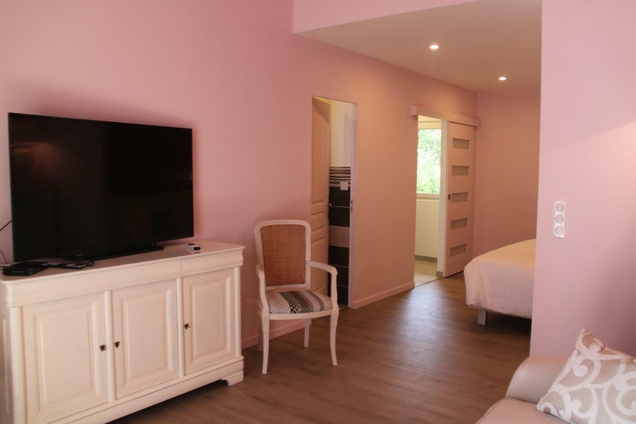 Murs  Le Hameau Fleur De Pierres , Chambre , Gite Et Table D'Hotes מראה חיצוני תמונה