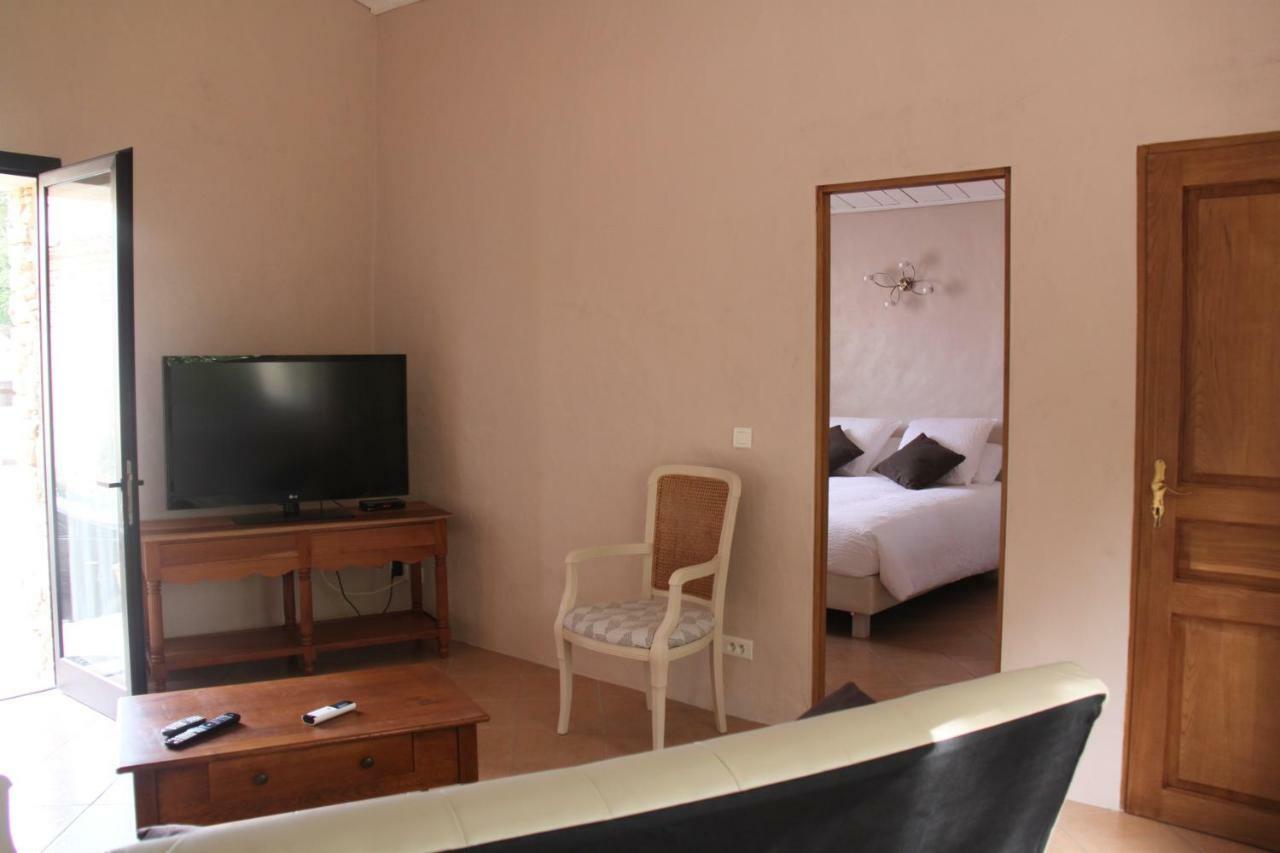 Murs  Le Hameau Fleur De Pierres , Chambre , Gite Et Table D'Hotes מראה חיצוני תמונה